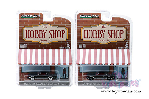 Greenlight - The Hobby Shop Series 6 | Chevrolet&reg; Camaro&reg; RS-SS&trade; with Race Car Driver (1968, 1/64 scale diecast model car, Black) 97060C/48