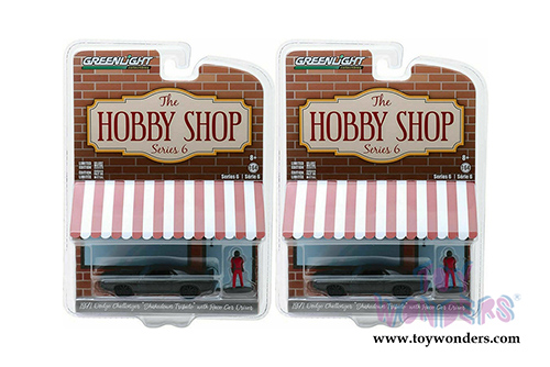 Greenlight - The Hobby Shop Series 6 | Dodge Challenger "Shakedown" SEMA Concept with Race Car Driver (1971, 1/64 scale diecast model car, Black) 97060D/48