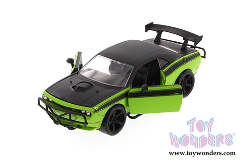 Jada Toys Fast & Furious - Letty's Dodge Challenger Off Road Hardtop (1970, 1/24 scale diecast model car, Green with Black) 97232
