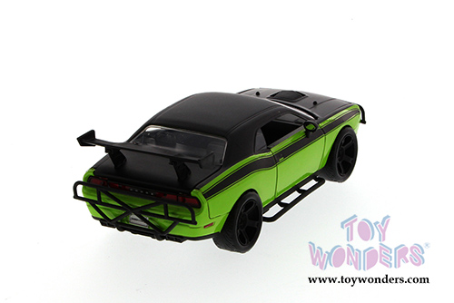 Jada Toys Fast & Furious - Letty's Dodge Challenger Off Road Hardtop (1970, 1/24 scale diecast model car, Green with Black) 97232