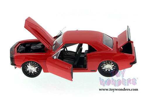 Jada Toys Bigtime Muscle - Chevy Camaro Hardtop (1967, 1/24 scale diecast model car, Asstd.) 97171YU