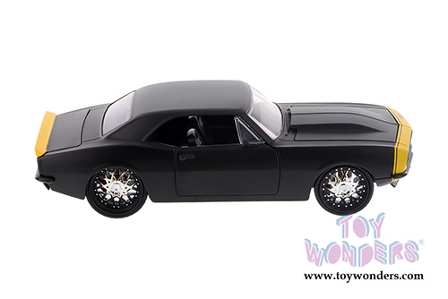Jada Toys Bigtime Muscle - Chevy Camaro Hardtop (1967, 1/24 scale diecast model car, Asstd.) 97171YU