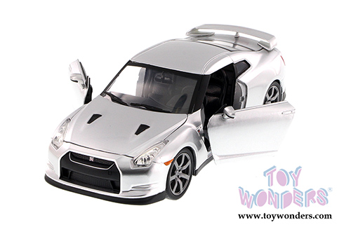 Jada Toys Fast & Furious - Brian's Nissan GT-R Hardtop (1/24 scale diecast model car, Candy Silver) 97213