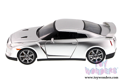 Jada Toys Fast & Furious - Brian's Nissan GT-R Hardtop (1/24 scale diecast model car, Candy Silver) 97213