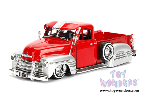 Jada Toys - Metals Die Cast Just Trucks | Chevy&reg; Pick Up (1951, 1/24 scale diecast model car, Red/Silver) 97229/4