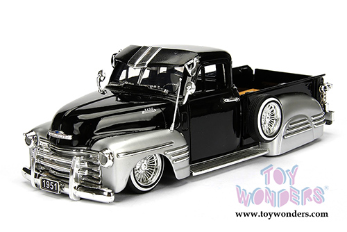 Jada Toys - Metals Die Cast Just Trucks | Chevy&reg; Pick Up (1951, 1/24 scale diecast model car, Asstd.) 97229WA1