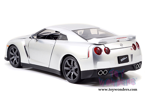 Jada Toys Fast & Furious - Brian's Nissan GT-R Hard Top (1/18 scale diecast model car, Candy Silver) 97255