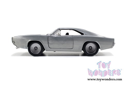 Jada Toys Fast & Furious - Dom's Dodge Charger Hardtop (1968, 1/24 scale diecast model car, Bare Metal) 97370