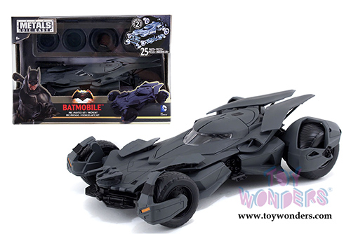 Jada Toys - Metals Die Cast | Batman vs Superman - Batmobile Model Kit  (1/24, diecast model toy, Primer Gray) 97395