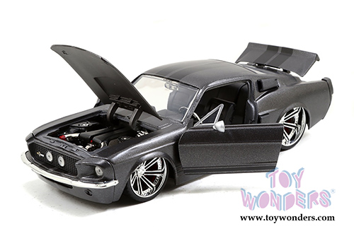 Jada Toys Bigtime Muscle - Shelby GT-500 Hardtop (1967, 1/24 scale diecast model car, Asstd.) 97401