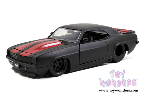 Jada Toys Bigtime Muscle - Chevy Camaro Hard Top (1969, 1/24 scale diecast model car, Asstd.) 97402
