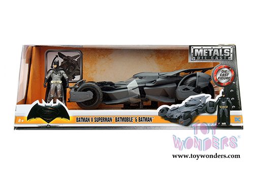 Jada Toys - Metals Die Cast | Batman vs Superman&trade; Batmobile&trade; & Batman&trade; figure (1/24, diecast model car, Black) 98034