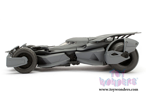 Jada Toys - Metals Die Cast | Batman vs Superman&trade; Batmobile&trade; & Batman&trade; figure (1/24, diecast model car, Black) 98034