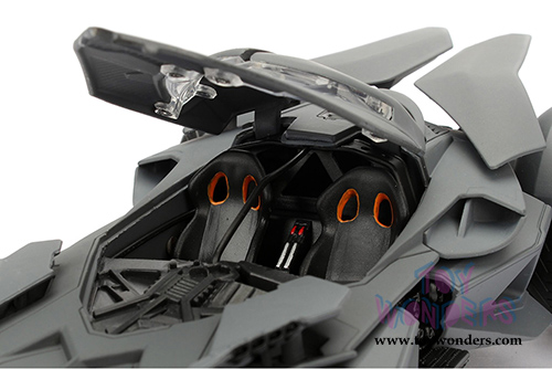 Jada Toys - Metals Die Cast | Batman vs Superman&trade; Batmobile&trade; & Batman&trade; figure (1/24, diecast model car, Black) 98034