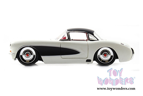 Jada Toys Bigtime Muscle - Chevy Corvette Hardtop (1957, 1/24 scale diecast model car, Asstd.) 98161WA1
