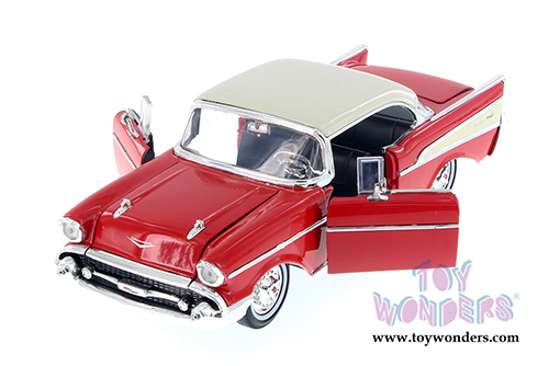 Jada Toys Showroom Floor - Chevy Bel Air&reg; Hardtop (1957, 1/24 scale diecast model car, Asstd.) 98894D