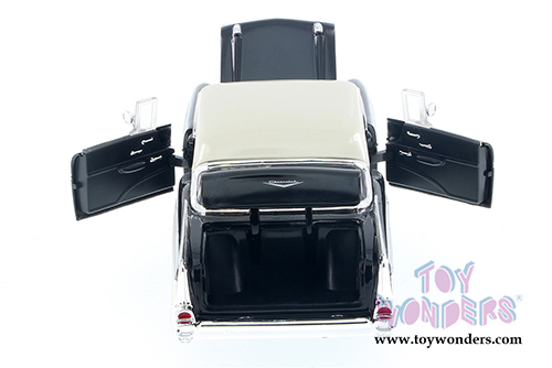 Jada Toys Showroom Floor - Chevy Bel Air&reg; Hardtop (1957, 1/24 scale diecast model car, Asstd.) 98894D