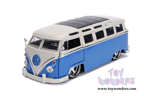 Jada Toys Bigtime Kustoms - Volkswagen Bus (1962, 1/24 scale diecast model car, Blue w/ White) 99023