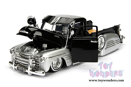 Jada Toys - Metals Die Cast Just Trucks | Chevy&reg; Pick Up (1951, 1/24 scale diecast model car, Black/Silver) 99035/4