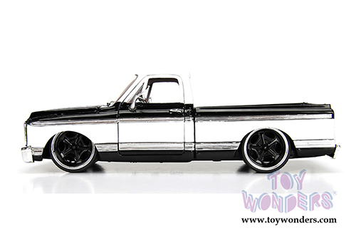 Jada Toys - Metals Die Cast Just Trucks | Chevy&reg; Cheyenne Pickup (1972, 1/24 scale diecast model car, Glossy Black/White) 99047/4