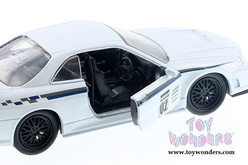 Jada Toys - Metals Die Cast | JDM Tuners&trade; Nissan Skyline GT-R Hardtop (2002, 1/32, diecast model car, Asstd.) 99136WA1