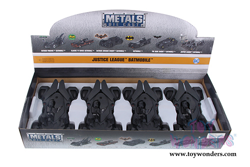 Jada Toys - Metals Die Cast | 2017 Justice League™ Batmobile™ with Batman™ figure (1/24, diecast model car, Black) 99314