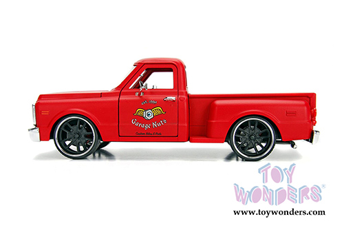 Jada Toys - Metals Die Cast Just Trucks | Chevrolet&reg; C10 Stepside Pickup "Garage Nuts" (1969, 1/24 scale diecast model car, Asstd.) 99400DP1
