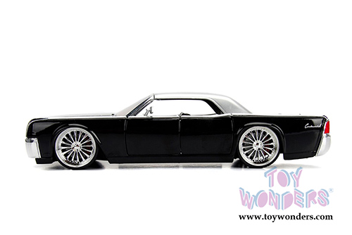 Jada Toys - Metals Die Cast | Lincoln Continental Hardtop (1963, 1/24 scale diecast model car, Asstd.) 99553WA1