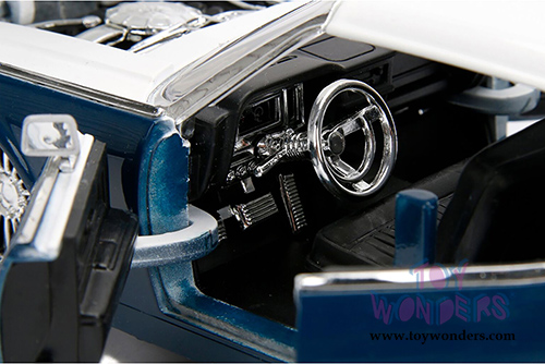 Jada Toys - Metals Die Cast | Lincoln Continental Hard Top (1963, 1/24 scale diecast model car, Asstd.) 99555DP1