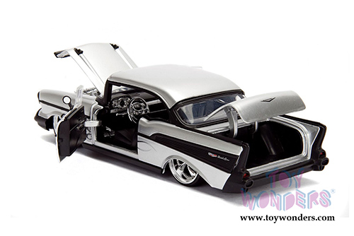 Jada Toys - Metals Die Cast | Bigtime Kustoms Chevy&reg; Bel Air&reg; Hardtop (1957, 1/24 scale diecast model car, Asstd.) 99965WA1