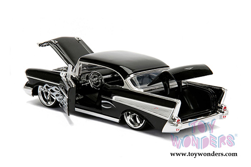 Jada Toys - Metals Die Cast | Bigtime Kustoms Chevy&reg; Bel Air&reg; Hardtop (1957, 1/24 scale diecast model car, Asstd.) 99965WA1
