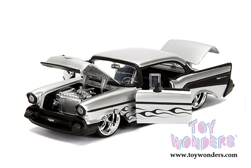 Jada Toys - Metals Die Cast | Bigtime Kustoms Chevy&reg; Bel Air&reg; Hardtop (1957, 1/24 scale diecast model car, Asstd.) 99975DP1