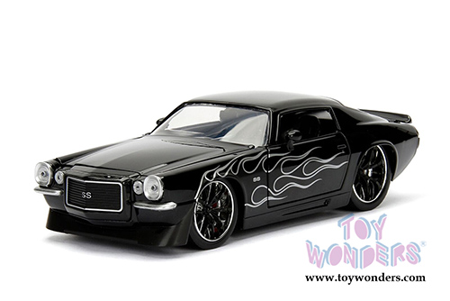 Jada Toys - Metals Die Cast | Bigtime Muscle Chevy&reg; Camaro&reg; Hardtop (1971, 1/24 scale diecast model car, Asstd.) 99977DP1