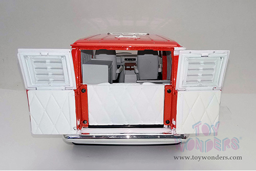 Acme - Chevrolet® G-Series Van - Good Times Machine (1976, 1/18 scale diecast model car, Orange) A1802100