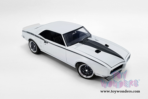 Acme - Pontiac&reg; Firebird Street Fighter Hardtop (1968, 1/18 scale diecast model car, Cameo Ivory) A1805212