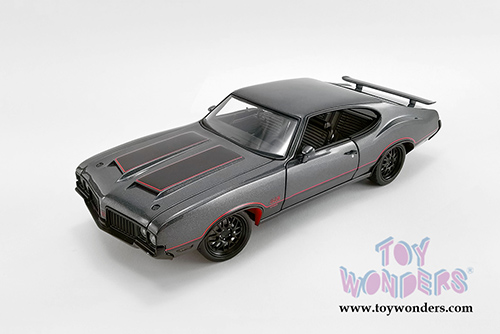 Acme - Oldsmobile&reg; 442 W30 Street Fighter Hardtop (1970, 1/18 scale diecast model car, Granite Gray) A1805617