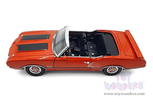 Acme - Oldsmobile 442 W-30 Convertible (1972, 1/18 scale diecast model car, Flame Orange/Black Stripes) A1805624