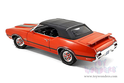 Acme - Oldsmobile 442 W-30 Convertible (1972, 1/18 scale diecast model car, Flame Orange/Black Stripes) A1805624
