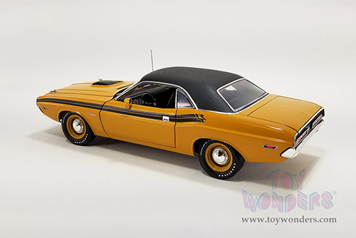 Acme | Dodge Challenger R/T Hemi with Vinyl Top (1971, 1/18 scale diecast model car, Butterscotch Orange) A1806023VT