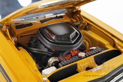 Acme | Dodge Challenger R/T Hemi with Vinyl Top (1971, 1/18 scale diecast model car, Butterscotch Orange) A1806023VT