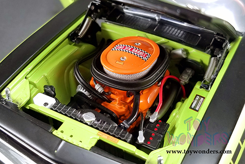 Acme - Plymouth Barracuda AAR Hardtop (1970, 1/18 scale diecast model car, Sublime Green/Matte Black) A1806113