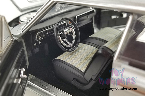 Acme - Plymouth Belvedere Lightweight - Silver Bullet (1967, 1/18 scale diecast model car, Silver) A1806704