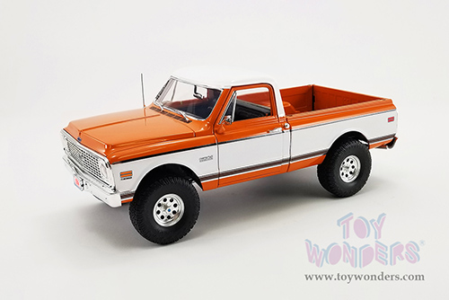 Acme - Chevrolet&reg; K10 4x4 Pickup Truck (1972, 1/18 scale diecast model car, Orange/White) A1807213
