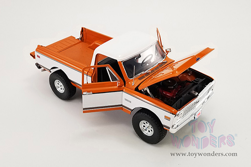 Acme - Chevrolet&reg; K10 4x4 Pickup Truck (1972, 1/18 scale diecast model car, Orange/White) A1807213
