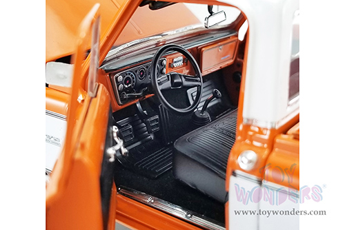 Acme - Chevrolet&reg; K10 4x4 Pickup Truck (1972, 1/18 scale diecast model car, Orange/White) A1807213