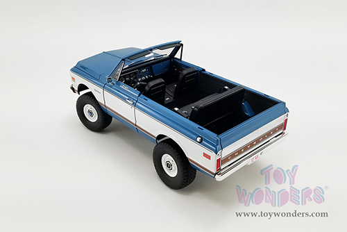 Acme - Chevrolet&reg; K5 Blazer - Lifted Version (1972, 1/18 scale diecast model car, Blue/White) A1807702