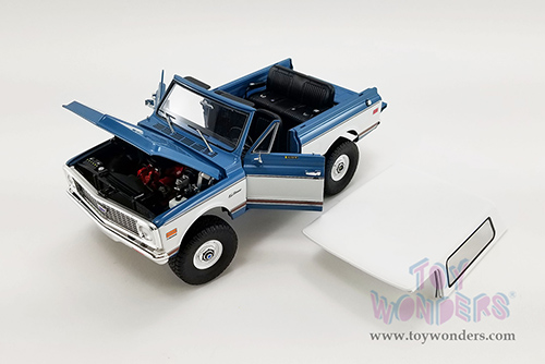 Acme - Chevrolet&reg; K5 Blazer - Lifted Version (1972, 1/18 scale diecast model car, Blue/White) A1807702