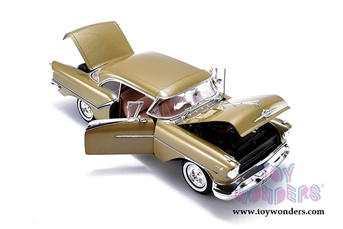 Acme - Oldsmobile Super 88 Hardtop (1957, 1/18 scale diecast model car, Gold Mist) A1808005