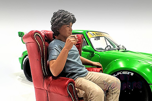 Showcasts® Figurines - RWB Legend Akira Nakai | Nakai-San Figure 1 with Chair (2 pcs.) (1/18 scale, Blue/Beige) AD-18501 MAP: $25.99