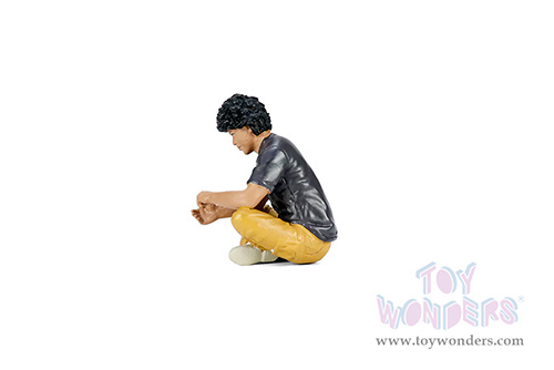 Showcasts® Figurines - RWB Legend Akira Nakai | Nakai-San Figure 4 (1/18 scale, Black/Yellow) AD-18504 MAP: $16.99